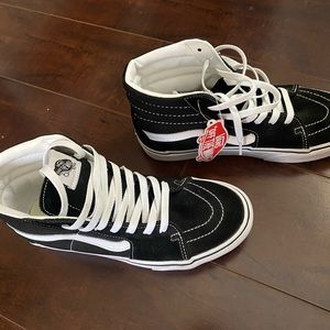 BRAND NEW Vans hi-top platform